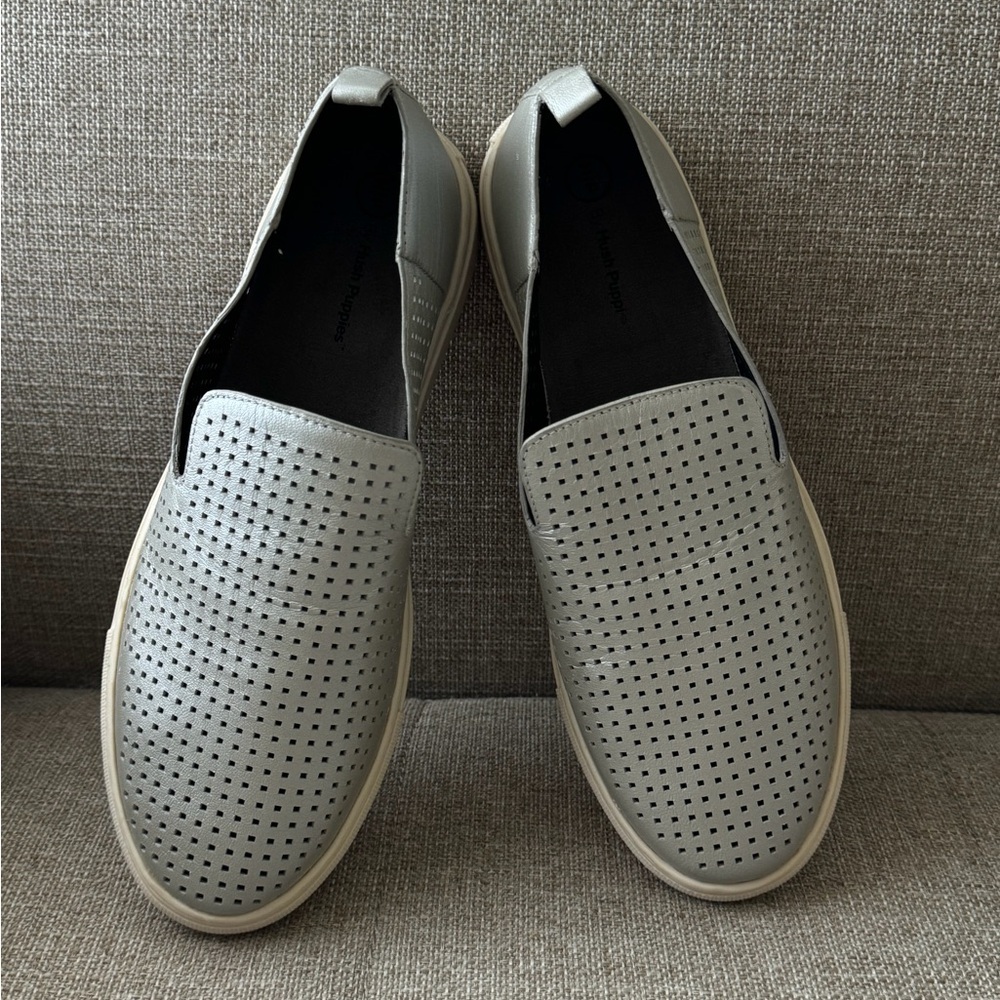 Slip-On women’s shoes. silver. Size 8. Never worn